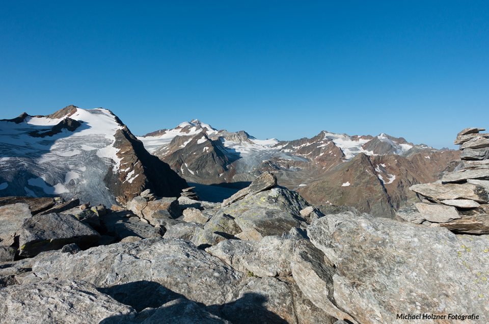 Unvergessliche Bergwelt auf dem Weg nach Meran